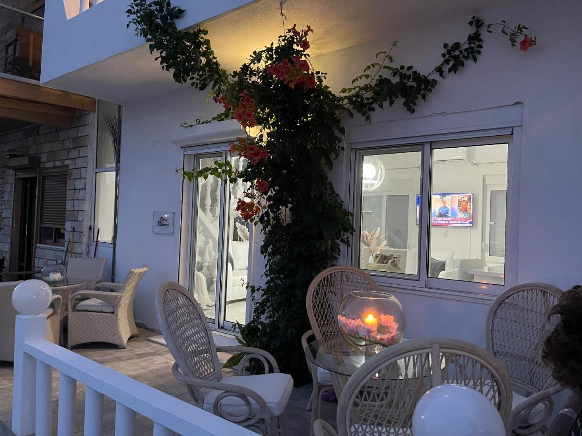 Villa Blanca Haraki Exterior photo